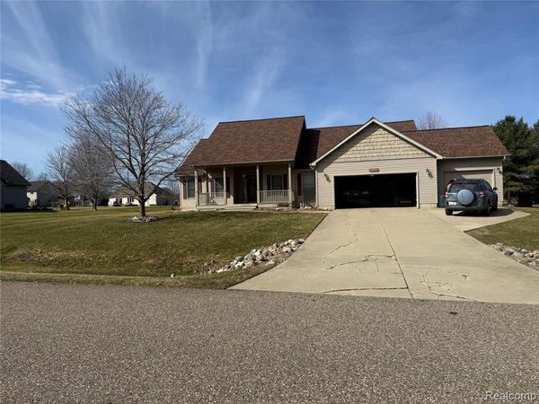 2097 Whispering Waters Pass, Clayton Twp, MI 48433