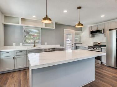 711 Winston Street, Dallas, TX 75208