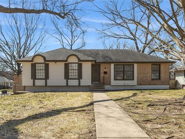 8825 Mcelroy Road, Kansas City, MO 64134