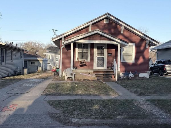 2555 S Cedar St, Sioux City, IA 51106