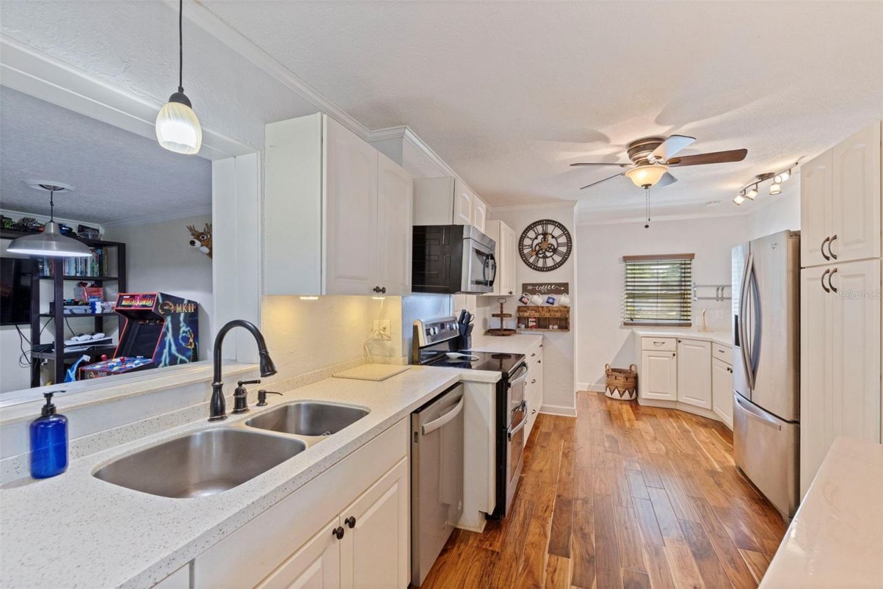 280 38th Avenue Se, Saint Petersburg, FL 33705 Photo