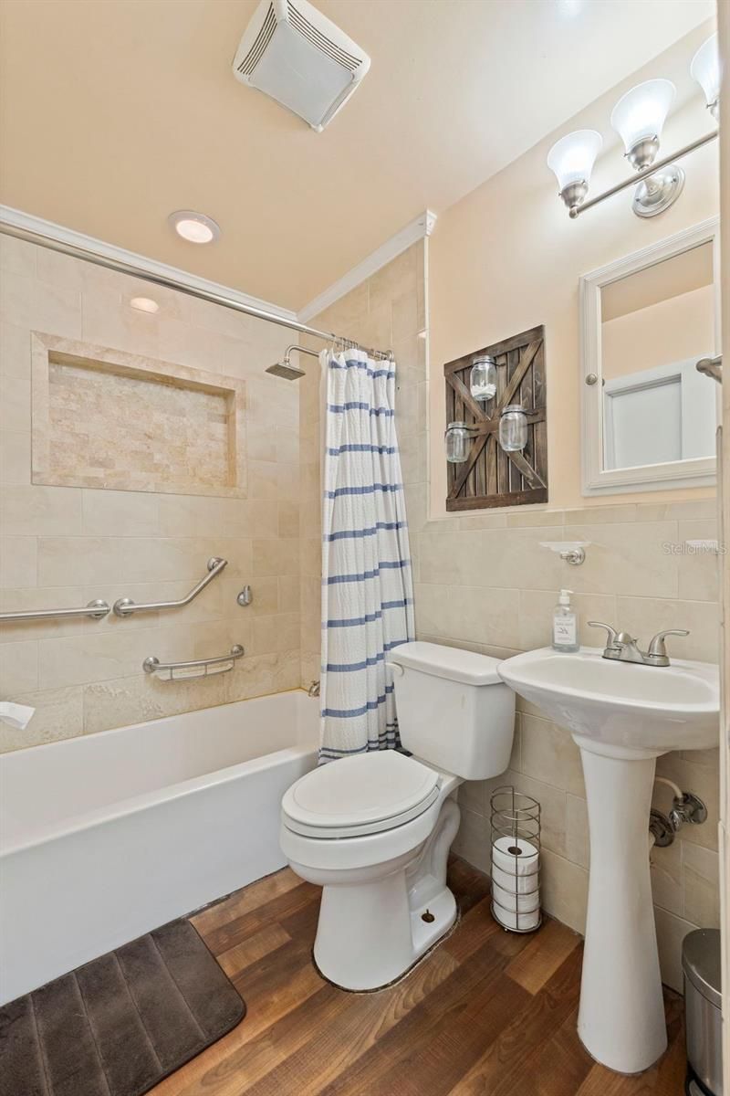 280 38th Avenue Se, Saint Petersburg, FL 33705 Photo