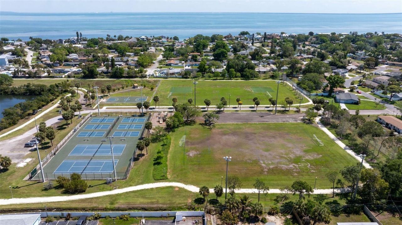 280 38th Avenue Se, Saint Petersburg, FL 33705 Photo