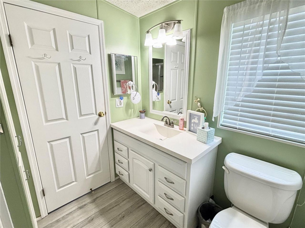 102 Americana Court Ne, Unit 206, Saint Petersburg, FL 33702 Photo