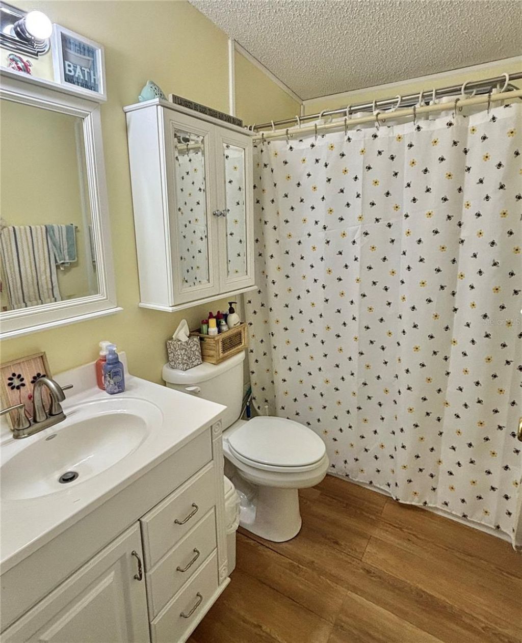 102 Americana Court Ne, Unit 206, Saint Petersburg, FL 33702 Photo