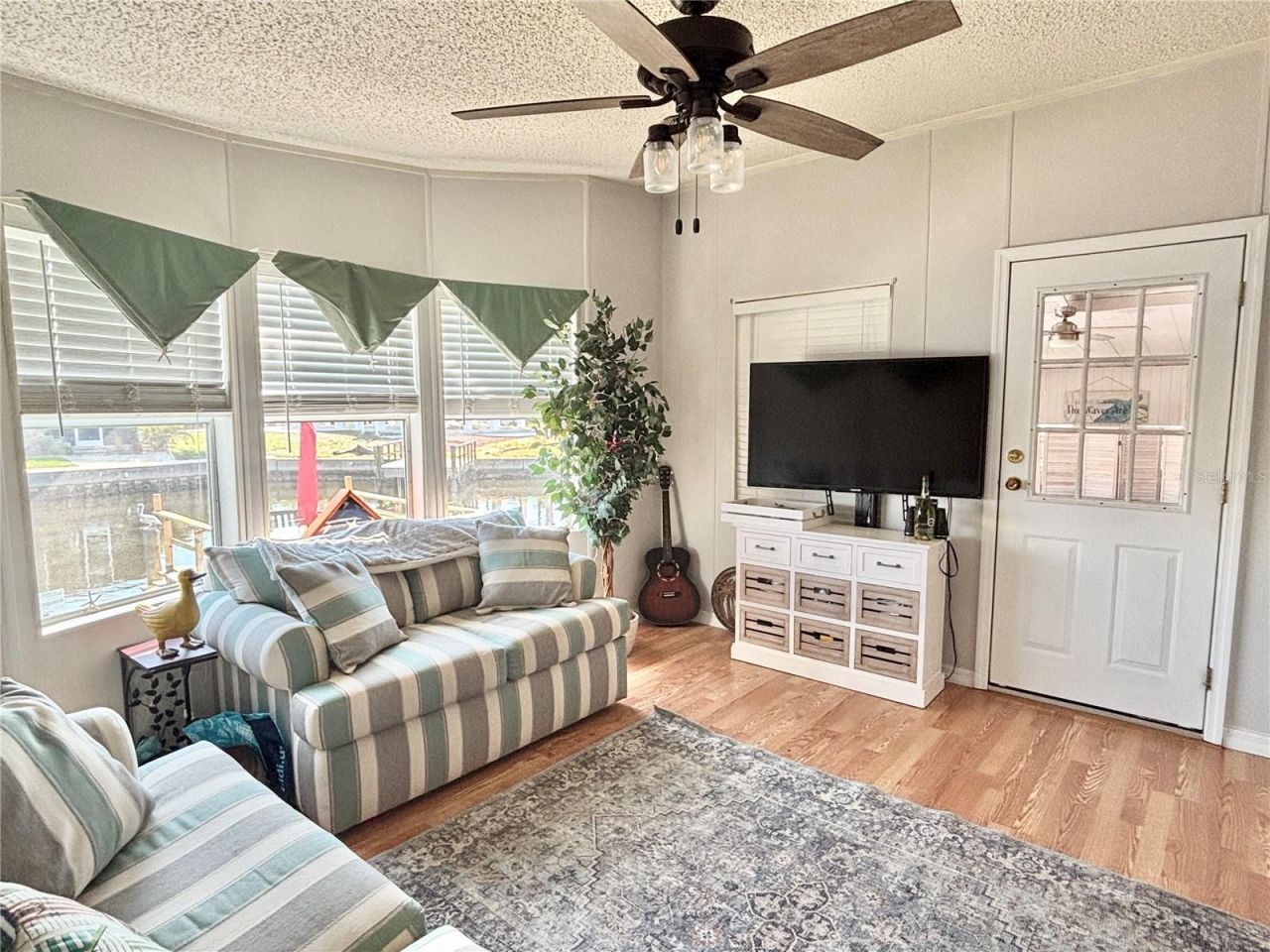 102 Americana Court Ne, Unit 206, Saint Petersburg, FL 33702 Photo