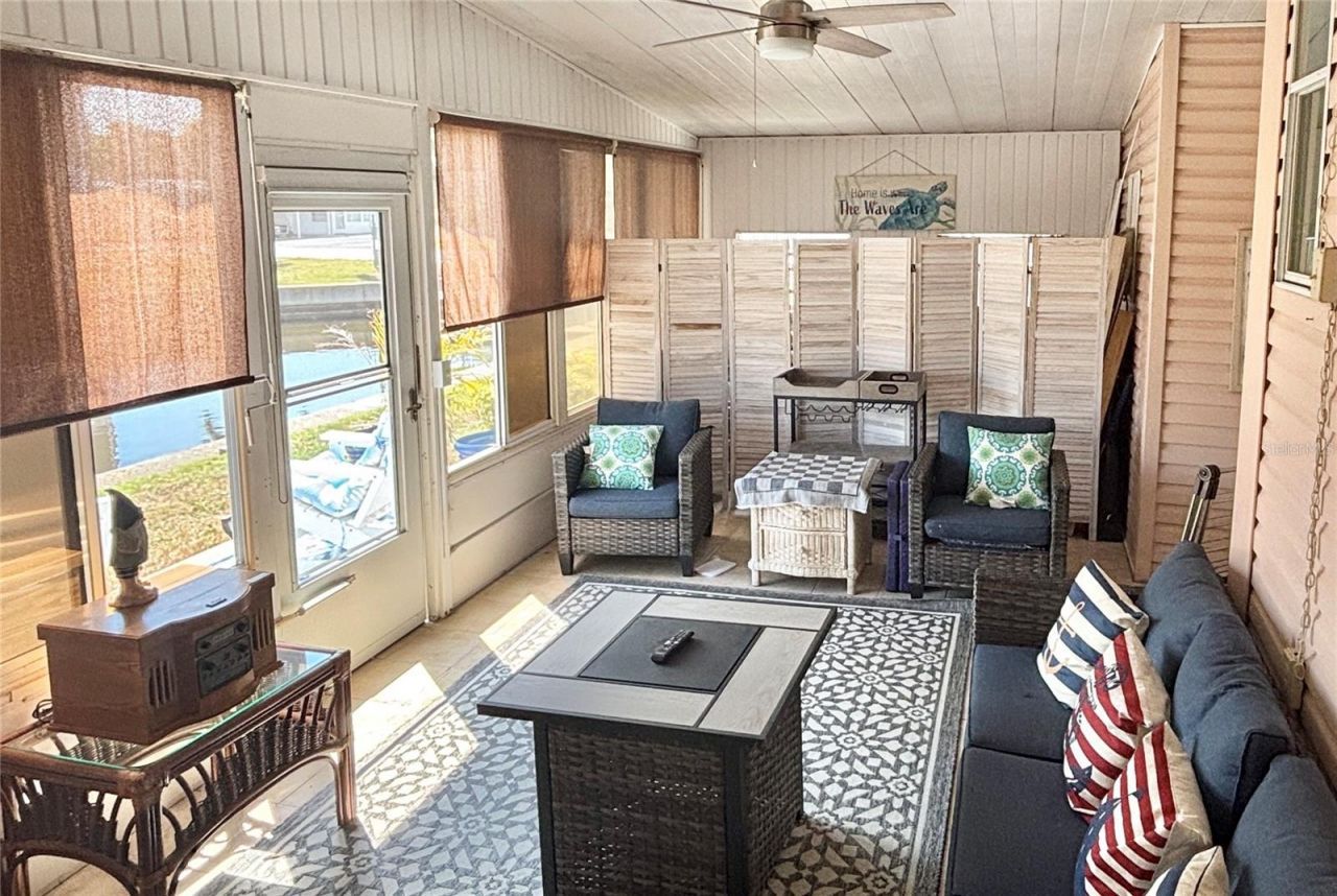 102 Americana Court Ne, Unit 206, Saint Petersburg, FL 33702 Photo