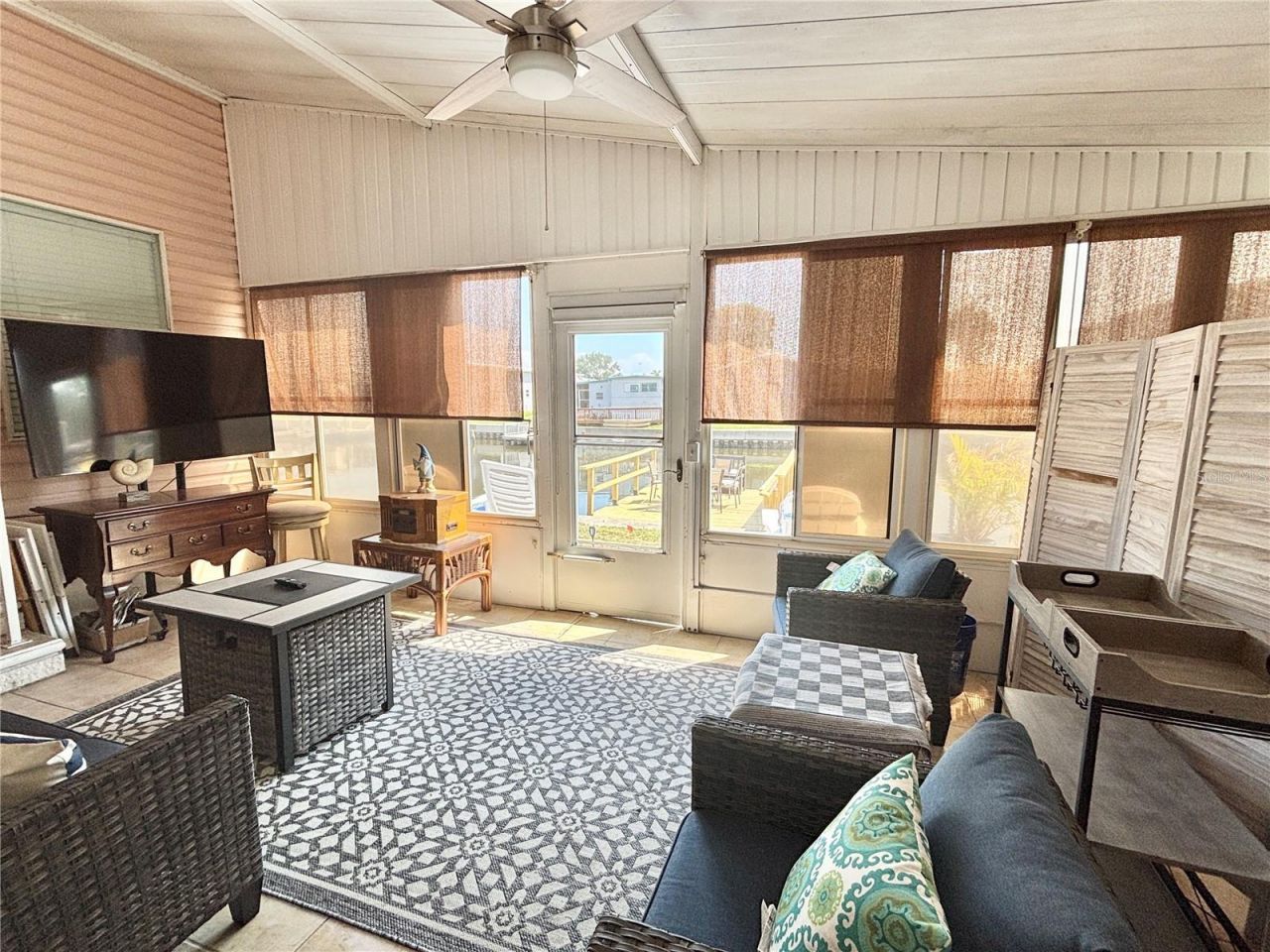 102 Americana Court Ne, Unit 206, Saint Petersburg, FL 33702 Photo