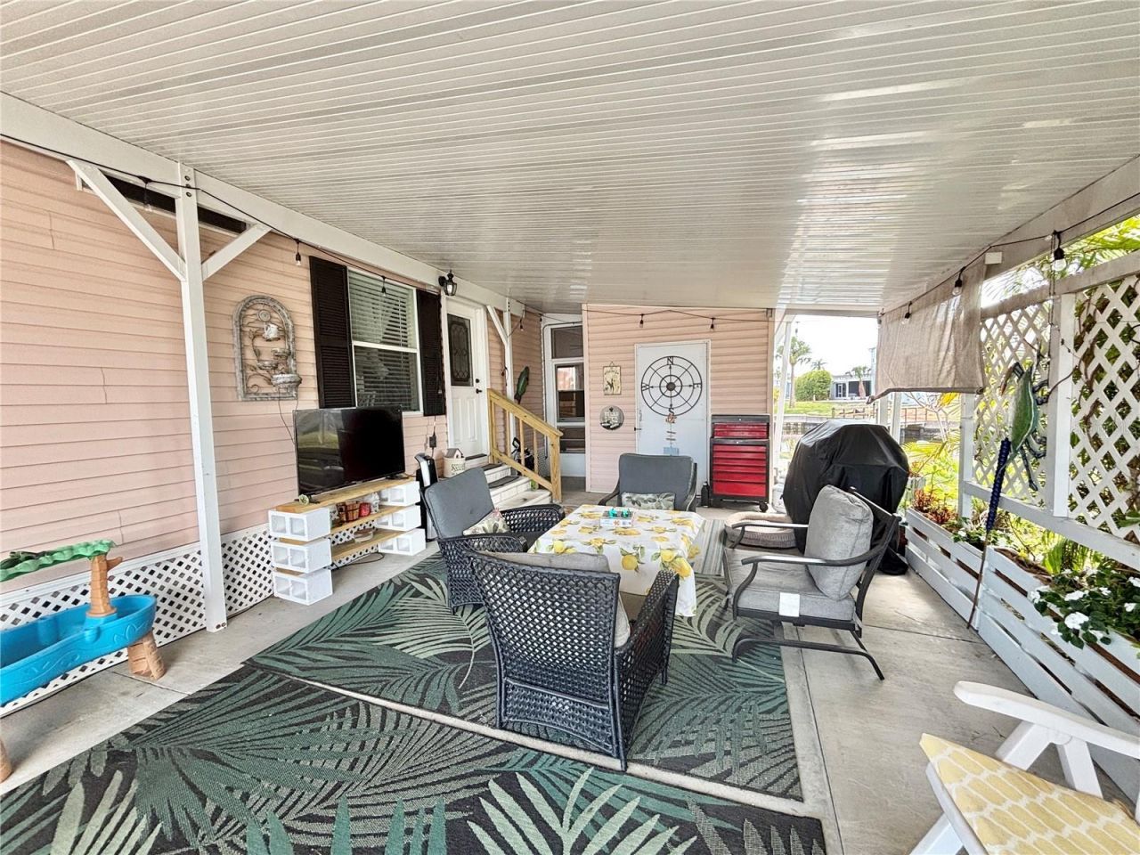 102 Americana Court Ne, Unit 206, Saint Petersburg, FL 33702 Photo