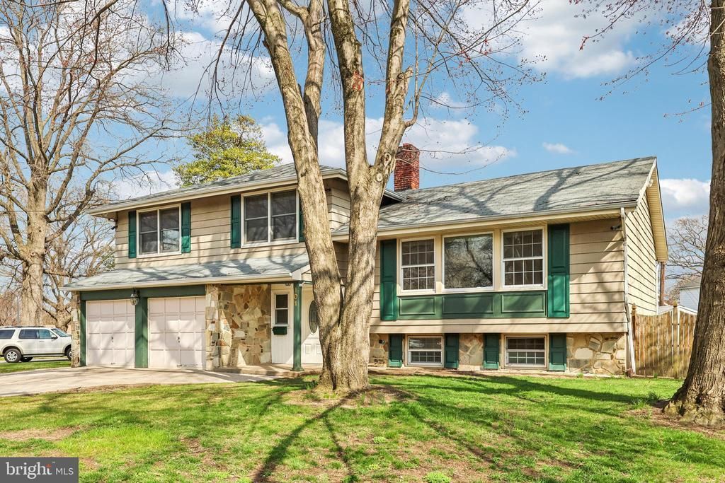 101 Leeds Road, Mount Laurel, NJ 08054 Main Photo