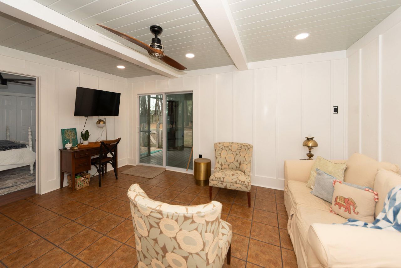 1201 Raptor Drive Photo 10