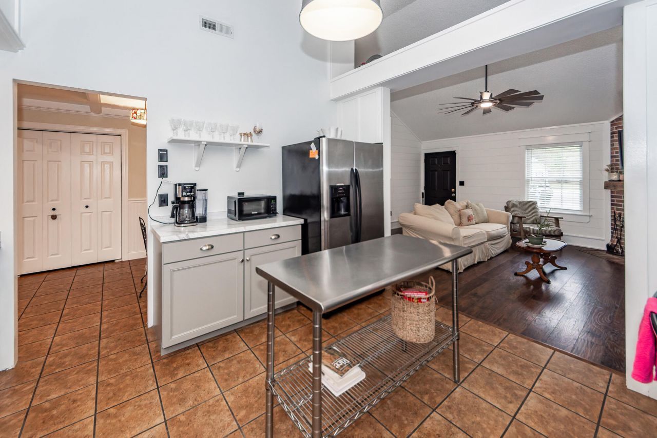 1201 Raptor Drive Photo 7