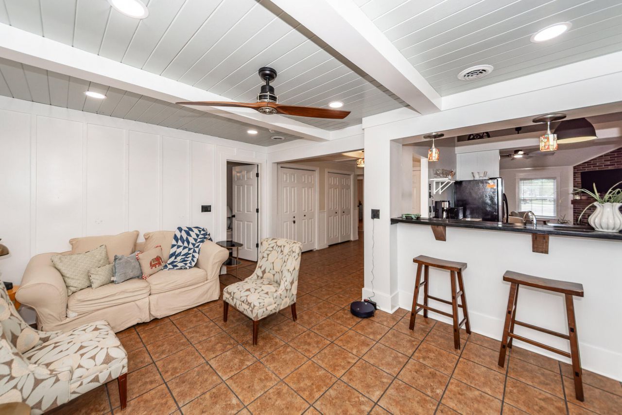 1201 Raptor Drive Photo 9