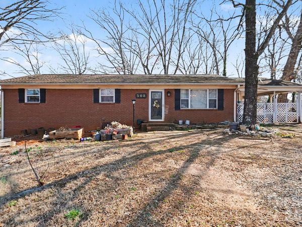 508 Pineywood Road, Thomasville, NC 27360