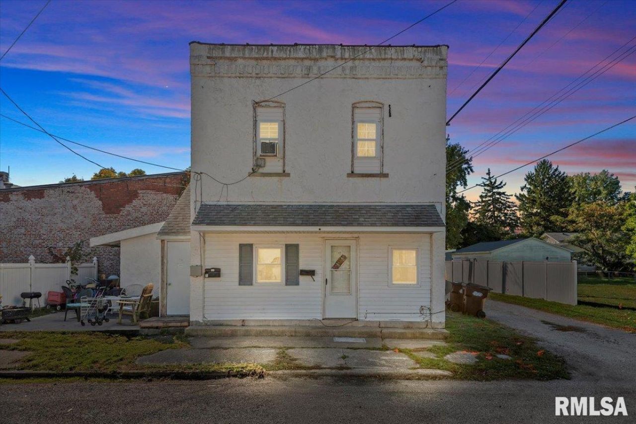 511 W Madison Street, Auburn, IL 62615 Main Photo