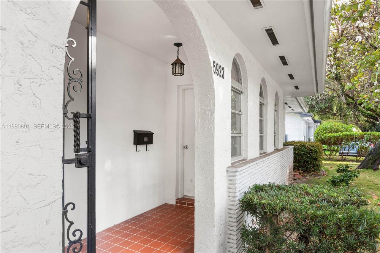5921 Turin St, Coral Gables, FL 33146 Photo