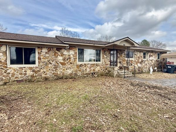 1403 W Main Street , Obion, TN 38240