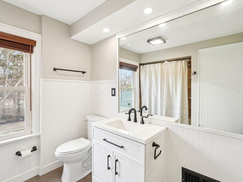 116 E Dunedin Road , Columbus, OH 43214 Photo 12