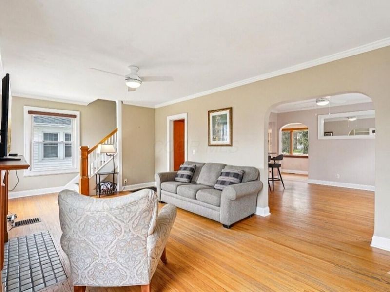 116 E Dunedin Road , Columbus, OH 43214 Photo 2