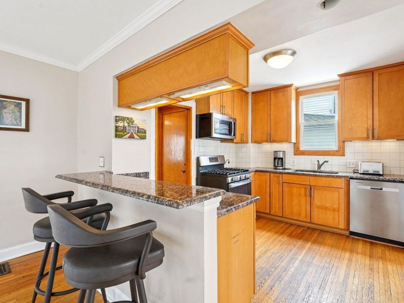 116 E Dunedin Road , Columbus, OH 43214 Photo 5