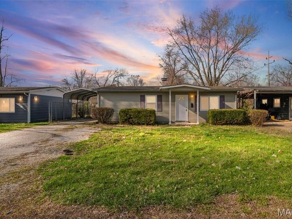 502 Saint Thomas Lane , Cahokia, IL 62206