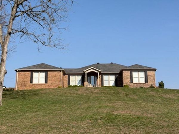 136 W Bushong Road , Tompkinsville, KY 42167