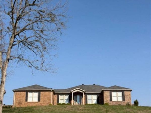 136 W Bushong Road , Tompkinsville, KY 42167