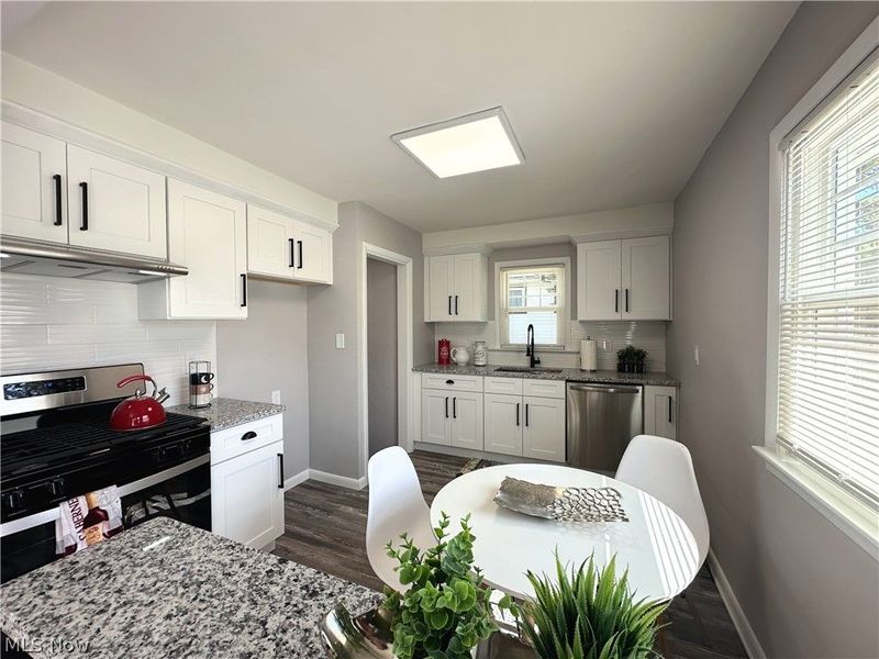 4507 E Frontenac Drive, Warrensville Heights, OH 44128 Photo 5