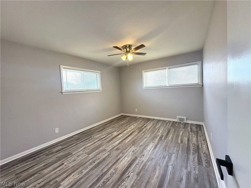 4507 E Frontenac Drive, Warrensville Heights, OH 44128 Photo 9