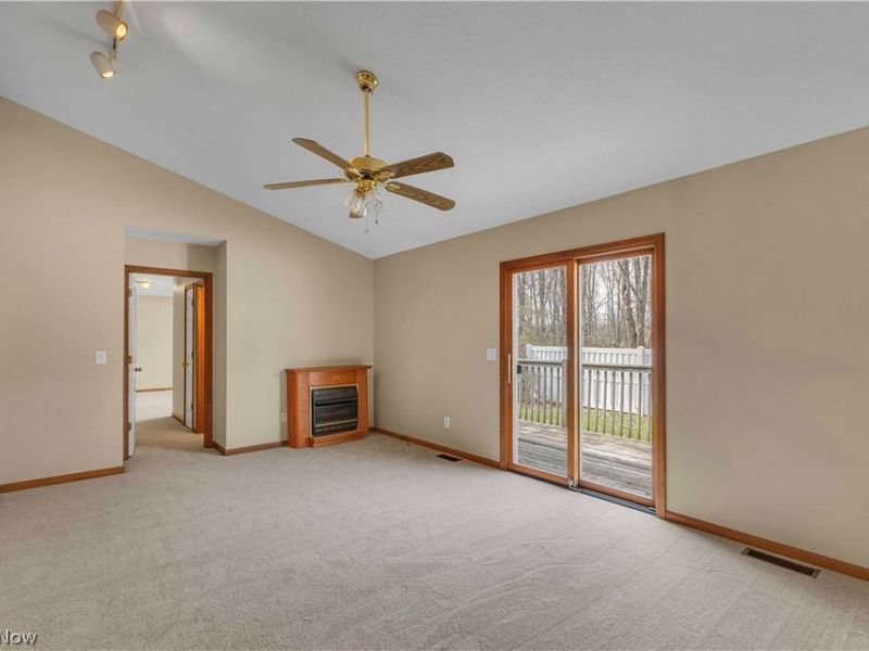 586 Abbe Road, Sheffield Lake, OH 44054 Photo 16