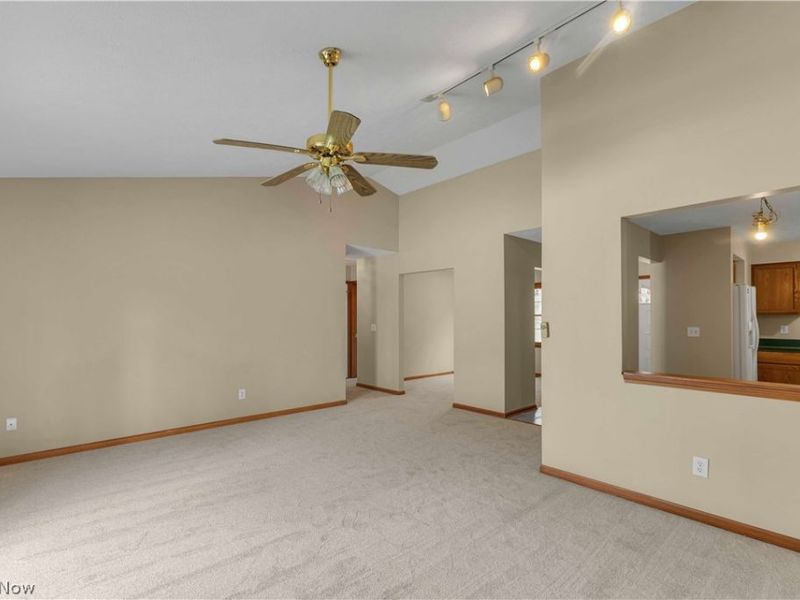 586 Abbe Road, Sheffield Lake, OH 44054 Photo 18