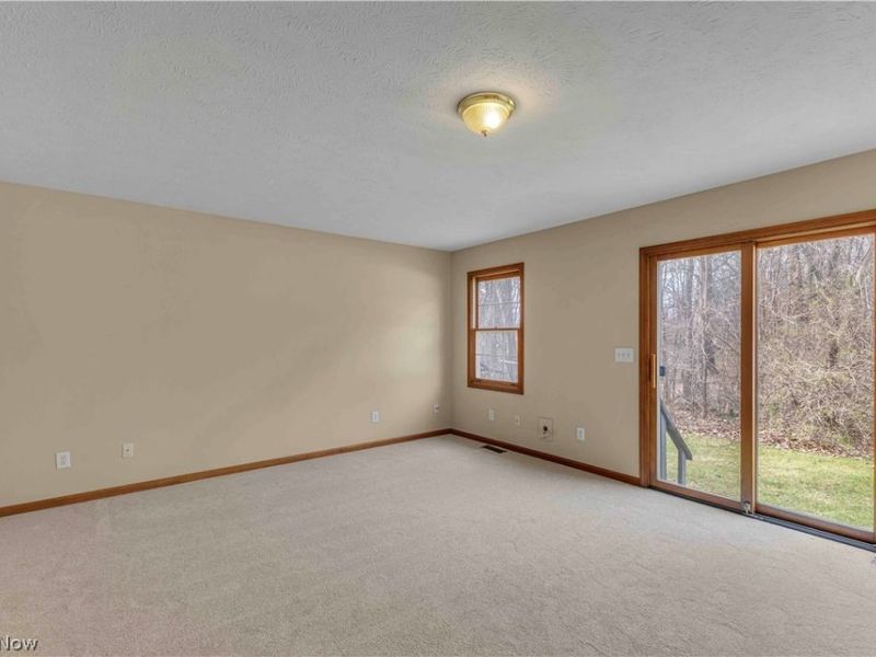 586 Abbe Road, Sheffield Lake, OH 44054 Photo 19