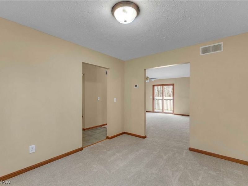 586 Abbe Road, Sheffield Lake, OH 44054 Photo 20