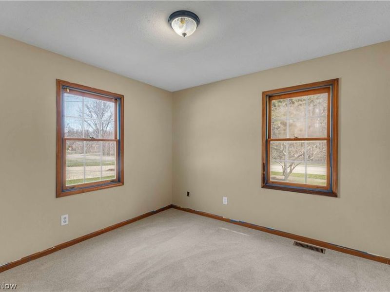 586 Abbe Road, Sheffield Lake, OH 44054 Photo 23