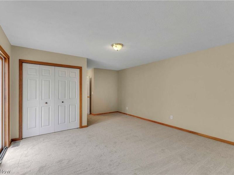 586 Abbe Road, Sheffield Lake, OH 44054 Photo 25