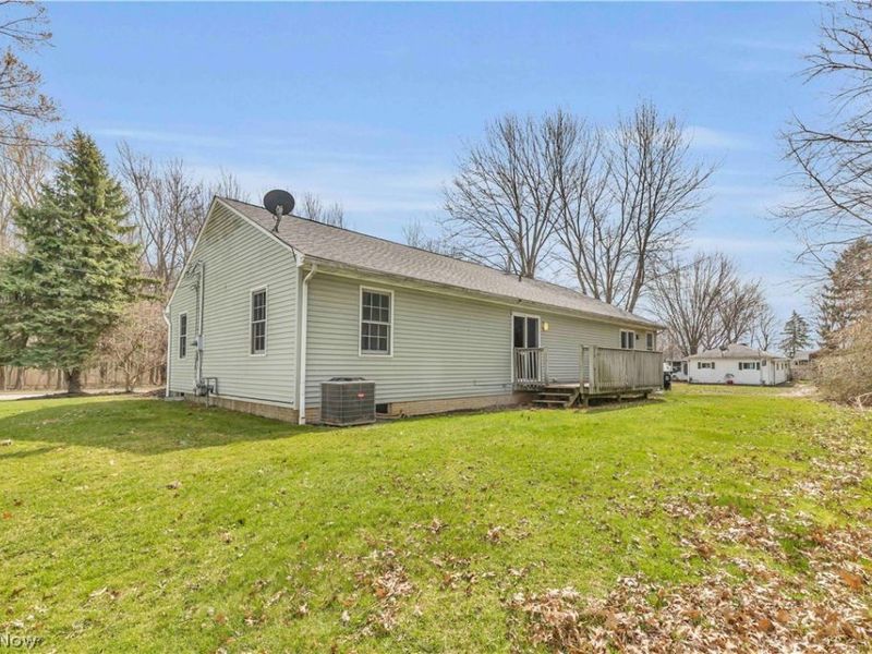 586 Abbe Road, Sheffield Lake, OH 44054 Photo 3