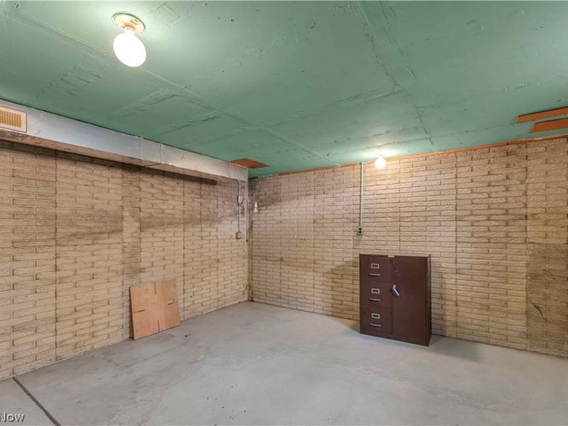 586 Abbe Road, Sheffield Lake, OH 44054 Photo 30