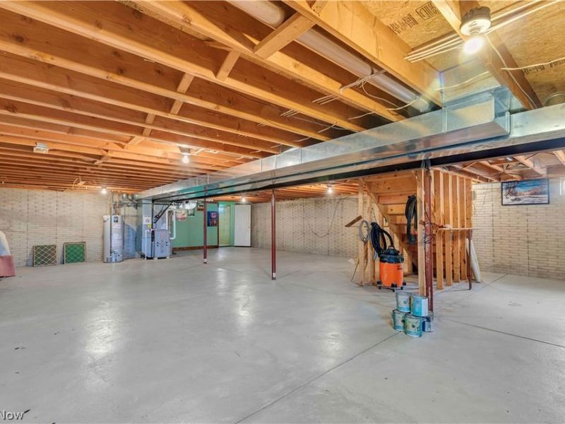 586 Abbe Road, Sheffield Lake, OH 44054 Photo 34