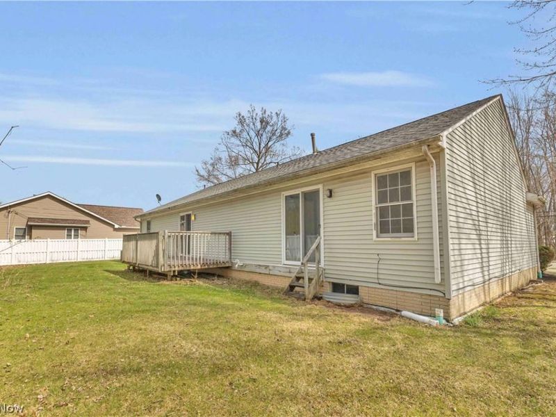 586 Abbe Road, Sheffield Lake, OH 44054 Photo 4