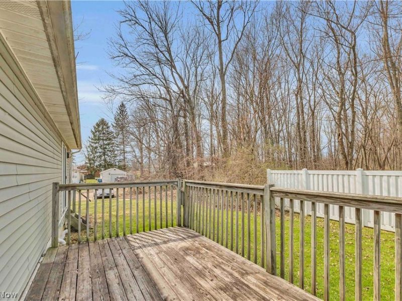 586 Abbe Road, Sheffield Lake, OH 44054 Photo 6