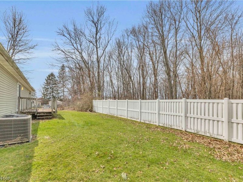 586 Abbe Road, Sheffield Lake, OH 44054 Photo 8