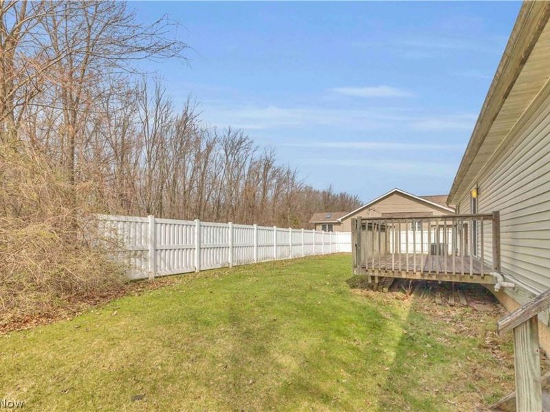 586 Abbe Road, Sheffield Lake, OH 44054 Photo 9