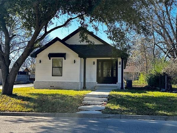 411 N Waldrip Street , Grand Saline, TX 75140