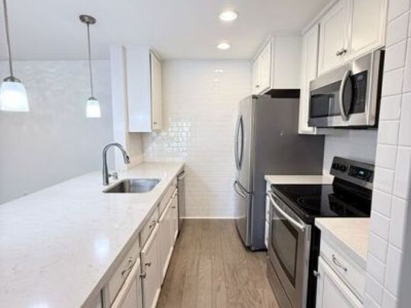 5257 Radford Avenue, Unit 106, Valley Village, CA 91607