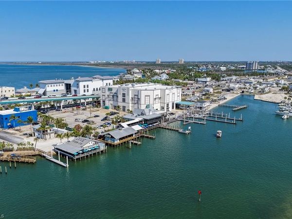 19281 #8 San Carlos BLVD, FORT MYERS BEACH, FL 33931