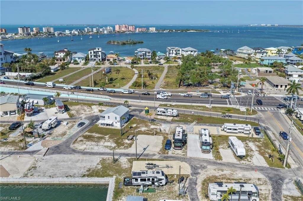 19281 #8 San Carlos Blvd, Fort Myers Beach, FL 33931 Photo