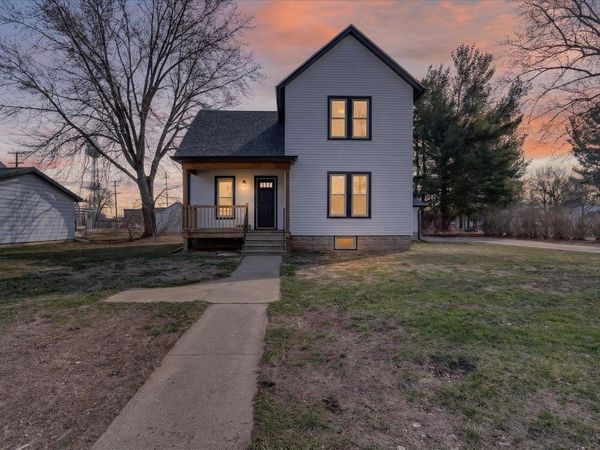 1104 W 5th Avenue, Brodhead, WI 53520