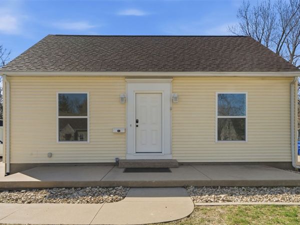 1111 33rd Street SE, Cedar Rapids, IA 52403