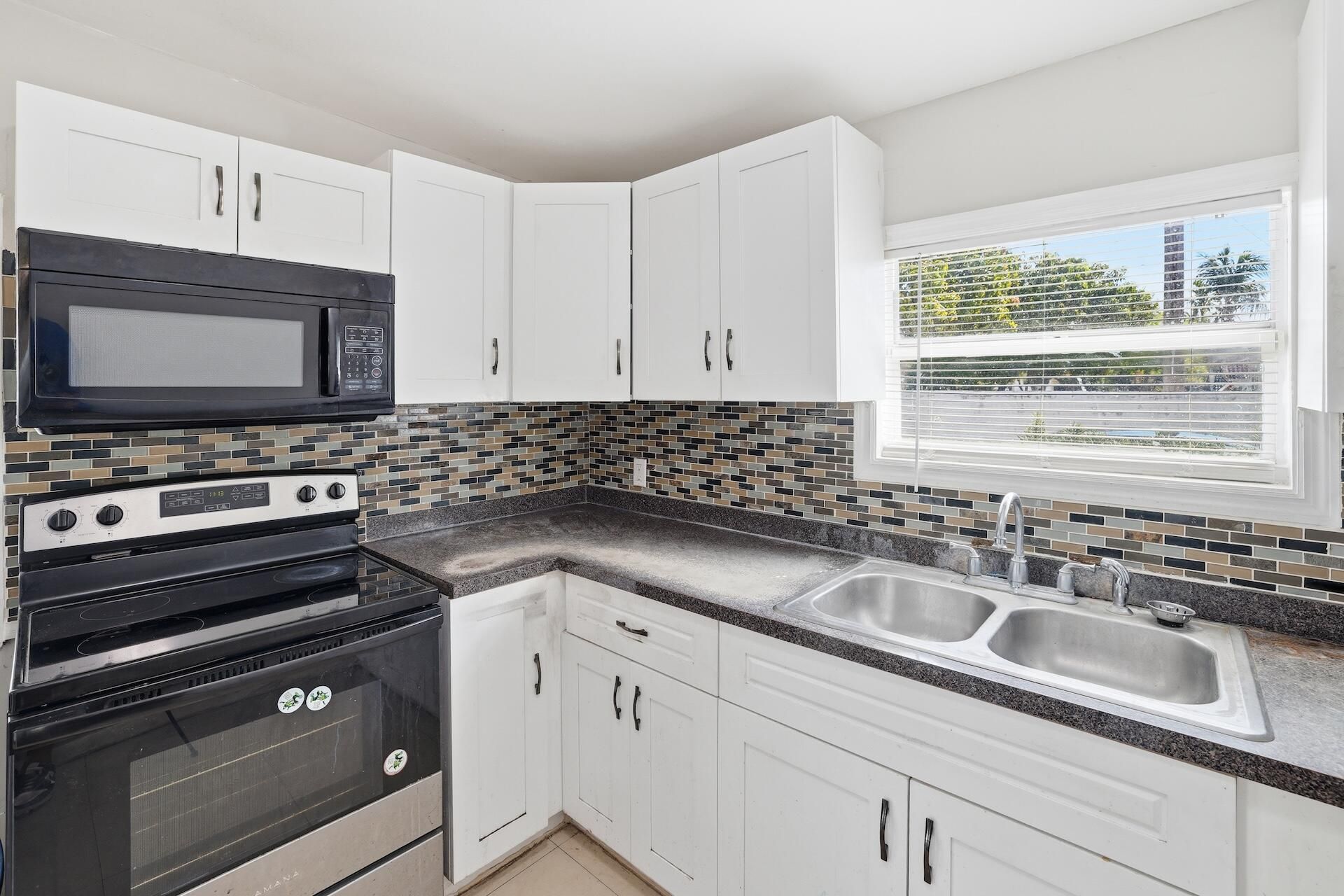 6600 Garden Avenue, West Palm Beach, FL 33405 Photo