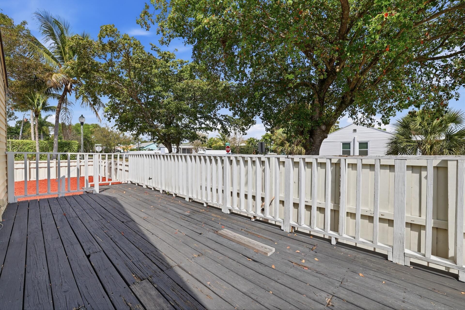 6600 Garden Avenue, West Palm Beach, FL 33405 Photo